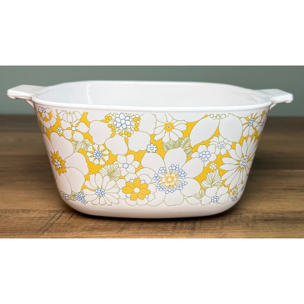 Corning Ware Daisy Casserole Dish P-1 3/4-B 1.75 QT Yellow Floral Vintage